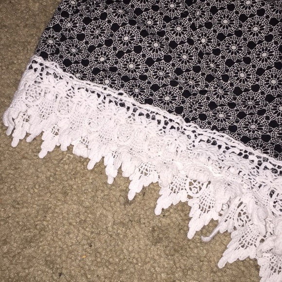 Shorts - Picture 3 of 4